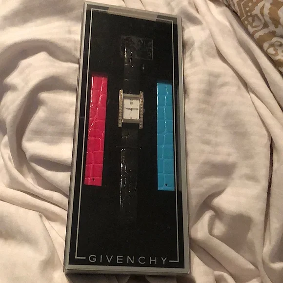 Givenchy | Accessories | Rare Givenchy Watch W 3 Bands  display picture 1